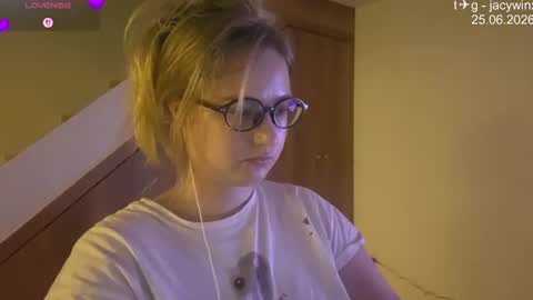 jacywinslat online show from June 25, 2026, 1:15 pm