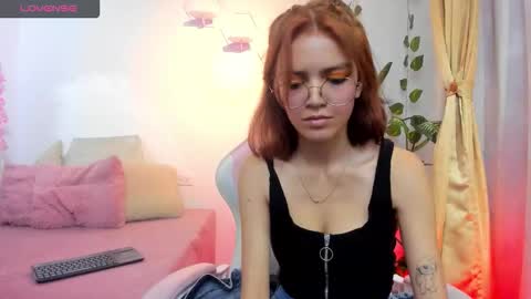 Snapshot of jade77__ chatting on September 12, 2025, 1:22 pm jade77__ online show from September 12, 2025, 1:22 pm