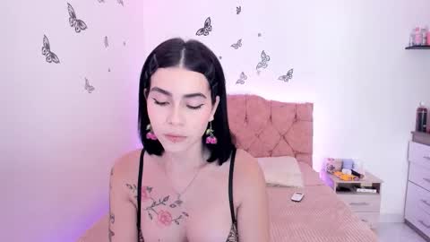 Snapshot of jade__weed chatting on October 25, 2025, 1:13 am online show from October 25, 2025, 1:13 am