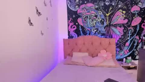 Snapshot of jade__weed chatting on November 27, 2025, 12:02 am online show from November 27, 2025, 12:02 am