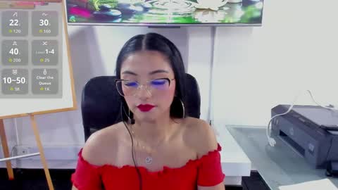 jade_connor online show from April 20, 2026, 8:32 pm