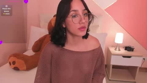 Snapshot of jade_evergreen_ chatting on October 10, 2025, 5:45 pm Jade online show from October 10, 2025, 5:45 pm