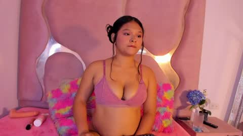 jade_ht online show from July 16, 2026, 9:43 pm