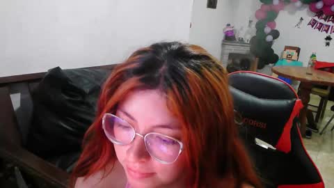 Snapshot of jade_john chatting on November 26, 2025, 11:06 pm jade and jhon online show from November 26, 2025, 11:06 pm