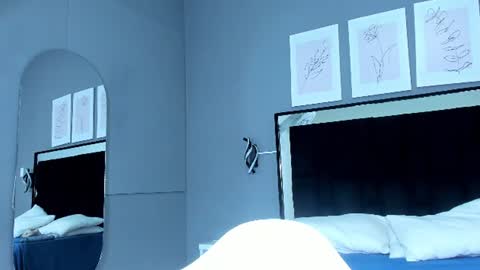jade_lovv online show from July 14, 2026, 7:52 pm