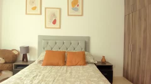 Jade smile online show from September 23, 2025, 3:37 pm