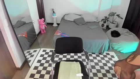 Jade  independent model online show from December 19, 2025, 3:08 pm