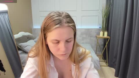 Jade online show from December 28, 2024, 3:04 am