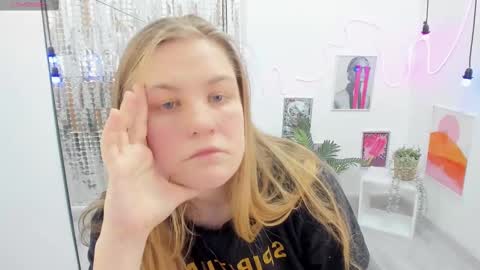 Jade online show from February 21, 2025, 8:49 pm