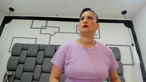 Snapshot of jade_squirt chatting on January 11, 2025, 11:02 am Jade online show from January 11, 2025, 11:02 am