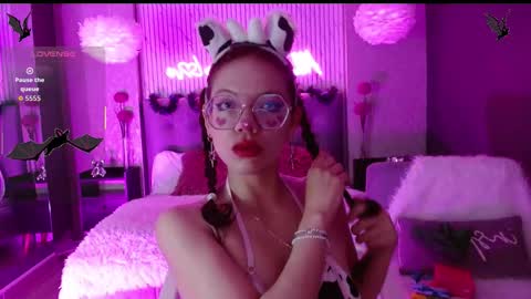 JADE online show from October 13, 2025, 8:53 pm