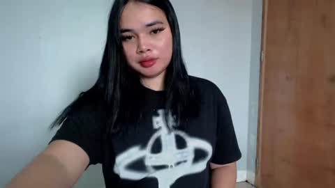 jade_suck online show from May 19, 2026, 2:40 am