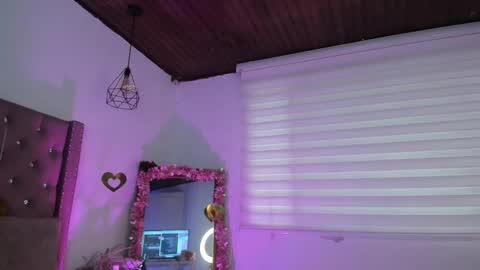 Snapshot of jade_sweetie chatting on February 26, 2026, 8:52 pm Jade online show from February 26, 2026, 8:52 pm