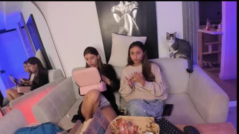 Jade online show from October 16, 2025, 2:01 am