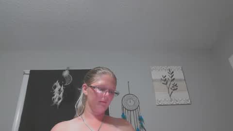 JadeLuv online show from September 16, 2025, 12:33 am