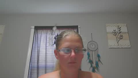 JadeLuv online show from September 28, 2025, 6:24 pm