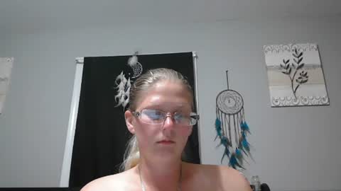 JadeLuv online show from October 23, 2025, 1:05 am