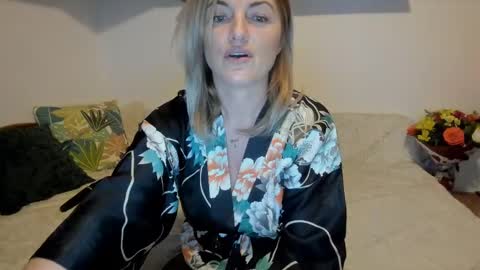 elena online show from February 15, 2025, 4:25 am