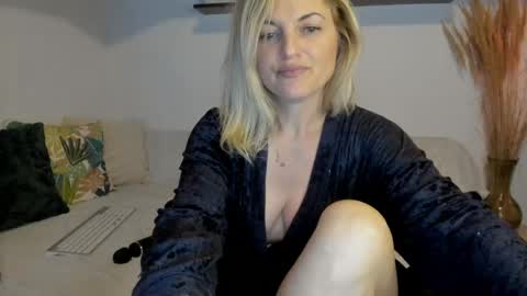 elena online show from May 15, 2026, 1:34 am