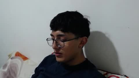 Snapshot of jahn_ashford1 chatting on December 12, 2024, 2:59 am jahn_ashford1 online show from December 12, 2024, 2:59 am