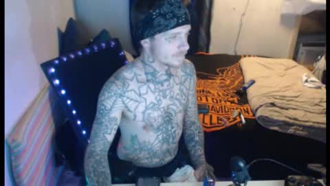 showingitoff online show from November 18, 2025, 6:18 am