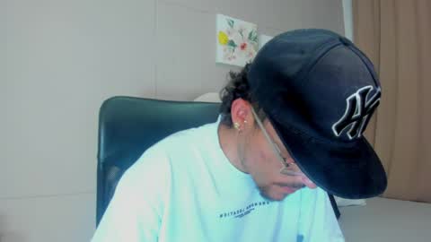 Snapshot of jake_miller__ chatting on May 4, 2026, 7:32 pm Jake online show from May 4, 2026, 7:32 pm