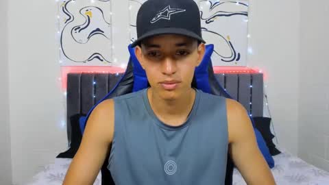 Hi guys im new 3 online show from December 2, 2024, 10:12 pm