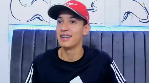 Hi guys im new 3 online show from February 14, 2025, 5:14 pm