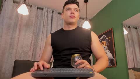 Snapshot of jakee_tyler chatting on October 30, 2025, 10:54 pm Jake Tyler online show from October 30, 2025, 10:54 pm