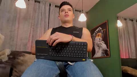 Snapshot of jakee_tyler chatting on November 8, 2025, 9:02 pm Jake Tyler online show from November 8, 2025, 9:02 pm