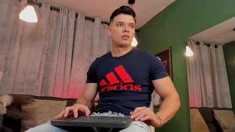 Snapshot of jakee_tyler chatting on November 10, 2025, 5:45 pm Jake Tyler online show from November 10, 2025, 5:45 pm