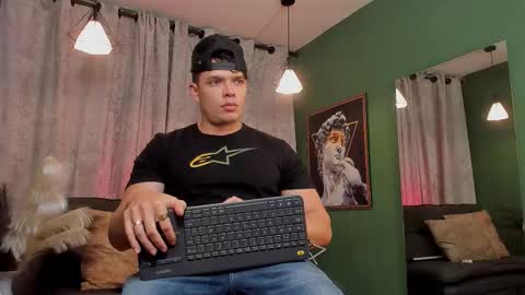 Snapshot of jakee_tyler chatting on December 15, 2025, 1:43 am Jake Tyler online show from December 15, 2025, 1:43 am