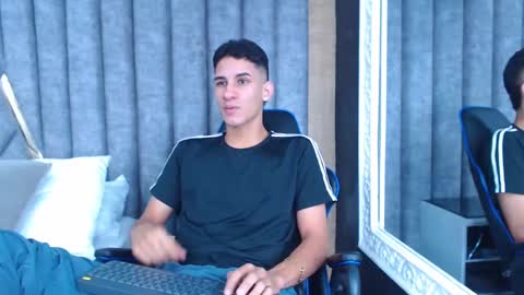 jakemoxleey online show from March 3, 2025, 12:05 pm