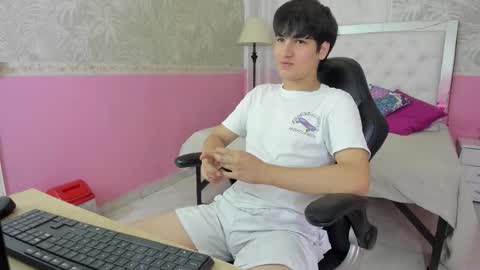 Snapshot of jakesummer_ chatting on November 23, 2025, 1:33 pm Jake online show from November 23, 2025, 1:33 pm