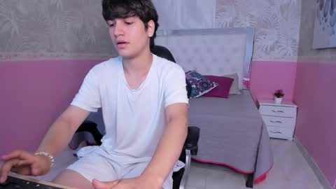 Snapshot of jakesummer_ chatting on November 27, 2025, 1:13 pm Jake online show from November 27, 2025, 1:13 pm