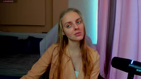 Snapshot of jam_cream chatting on December 15, 2025, 9:46 am Sofia online show from December 15, 2025, 9:46 am