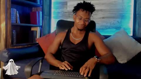   online show from October 17, 2025, 4:37 am