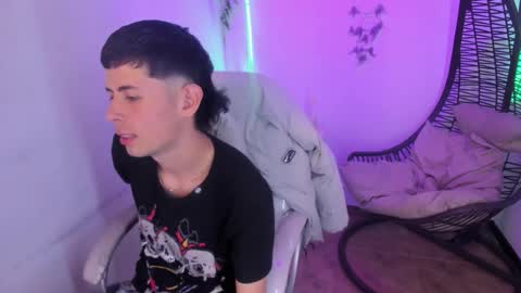 Snapshot of jamees_dss chatting on March 7, 2026, 5:15 am James online show from March 7, 2026, 5:15 am