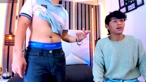 Snapshot of james_and_kenet chatting on January 17, 2026, 11:37 am James y Kenet online show from January 17, 2026, 11:37 am