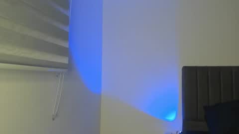 james_and_max online show from May 28, 2026, 1:25 am
