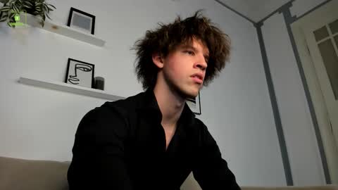 Snapshot of james_andersonn chatting on October 19, 2025, 5:13 pm James online show from October 19, 2025, 5:13 pm