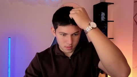 james_cr online show from May 25, 2026, 12:11 pm