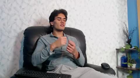 Snapshot of james_morrisonm chatting on April 22, 2026, 1:12 pm james_morrisonm online show from April 22, 2026, 1:12 pm