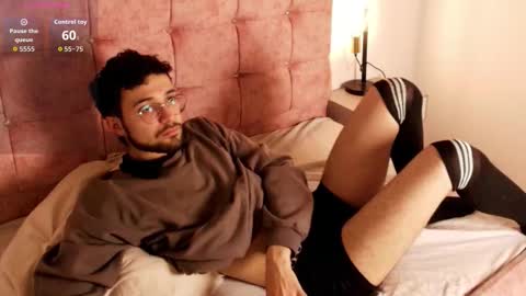 Snapshot of james_potter_ chatting on February 1, 2026, 7:23 pm James Potter online show from February 1, 2026, 7:23 pm