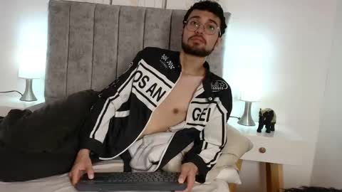 Snapshot of james_potter_ chatting on February 4, 2026, 7:09 pm James Potter online show from February 4, 2026, 7:09 pm