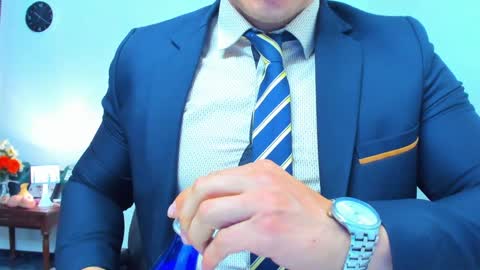 Snapshot of james_thick1 chatting on December 18, 2024, 3:22 pm James online show from December 18, 2024, 3:22 pm