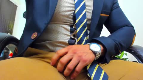 Snapshot of james_thick1 chatting on January 8, 2025, 6:31 pm James online show from January 8, 2025, 6:31 pm