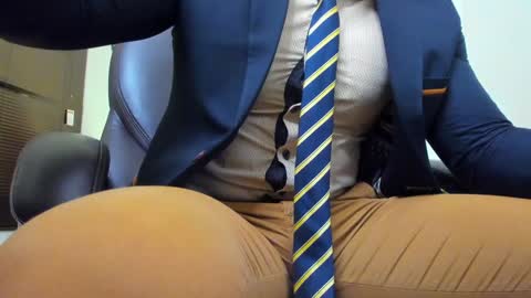 Snapshot of james_thick1 chatting on January 9, 2025, 12:14 am James online show from January 9, 2025, 12:14 am