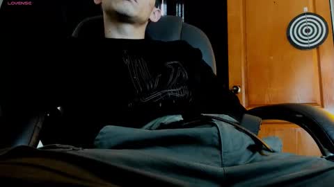 Snapshot of james_thick1 chatting on February 12, 2026, 4:02 pm James online show from February 12, 2026, 4:02 pm