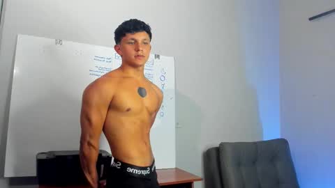 jamesgolden_ online show from October 29, 2025, 11:17 pm